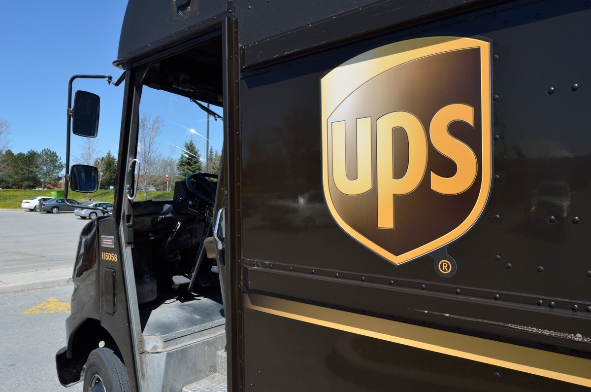UPS to cut 20,000 jobs after Amazon decreases shipments, 73 leased buildings to close down!